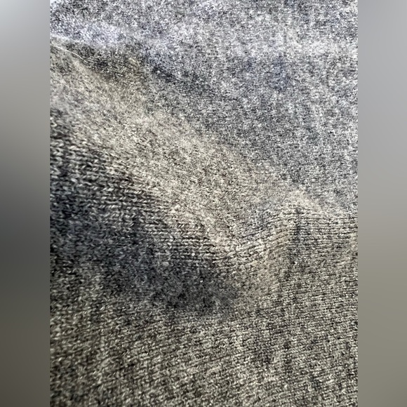 SOLD Saks Fifth Avenue 100% Cashmere Gray batwing sleeve turtleneck sweater L - Picture 8 of 12